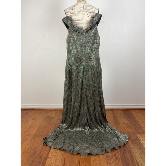 H2 Xscape Long Maxi Off Shoulder Gown Womens 16 Silver Metallic - Picture 5 of 10